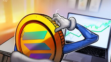 Solana bull flag, rising stablecoin market cap hint at SOL price rally to 0