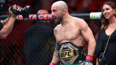 Alexander Volkanovski survives knockdown to beat Diego Lopes and regain crown in UFC 314 thriller