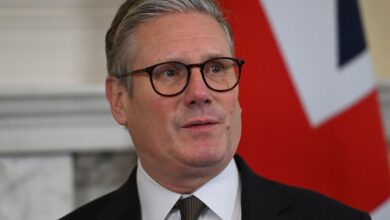 Starmer promises ‘bold changes’ to rules over electric cars in response to Trump’s tariffs