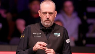 Eyes on the prize as Mark Williams overcomes Wu Yize in Crucible thriller
