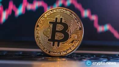 Bitcoin inches toward 0K as exchange reserves plunge
