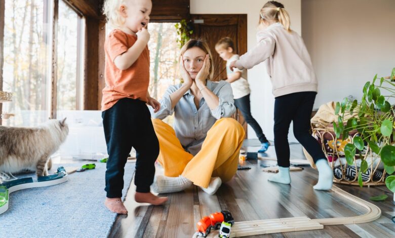 How to help Mom lighten the mental load from household tasks How to help Mom lighten the mental load from household tasks