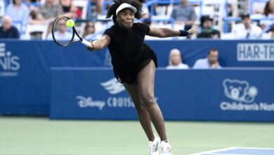 45-year-old Venus Williams becomes the oldest woman since Martina Navratilova to win a match
